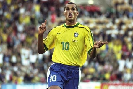 也呈现出一 也呈现出一