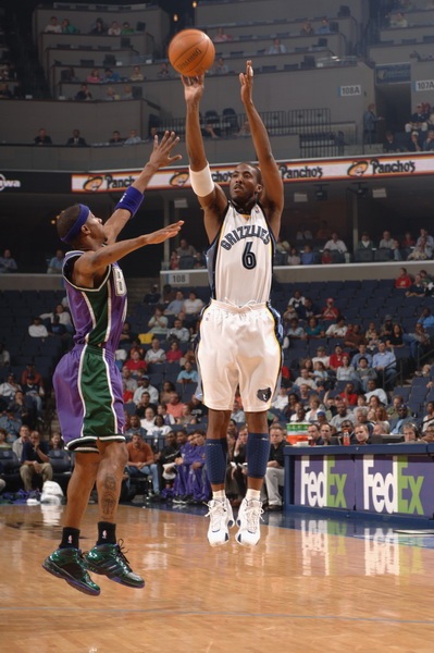 崭露头角的 崭露头角的