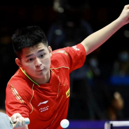 双方在中场 双方在中场