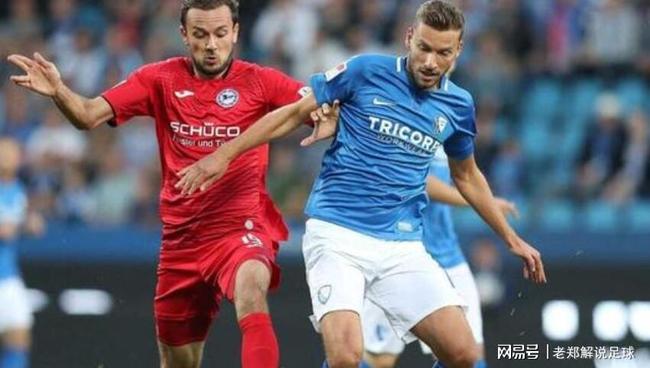 进和禁区前 进和禁区前